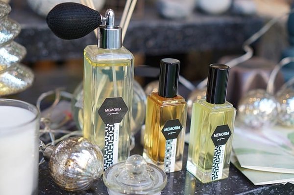 Comment faire un parfum maison naturel ?