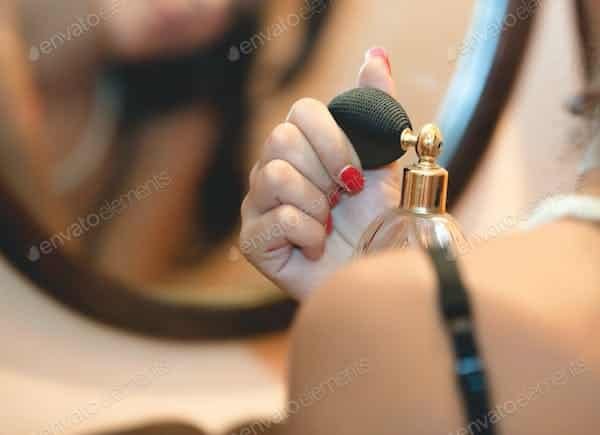 Comment créer un parfum naturel chez soi ?