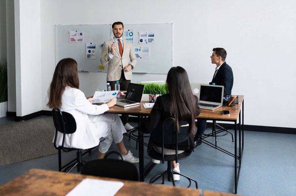 Qu'est-ce qu'Erronda et en quoi est-il particulier ?