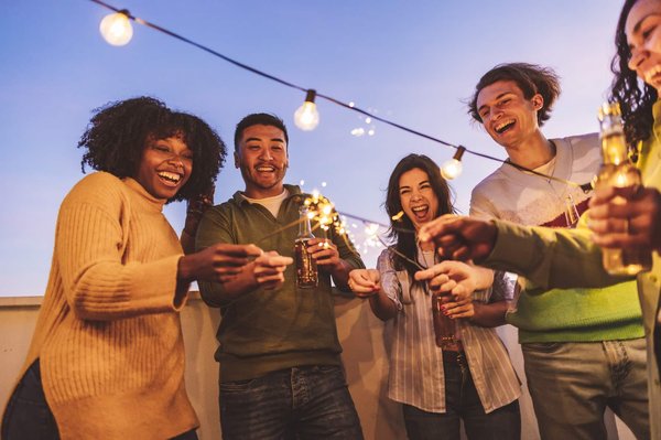 Quelles sont les animations nocturnes proposées au camping Cala Gogo ?